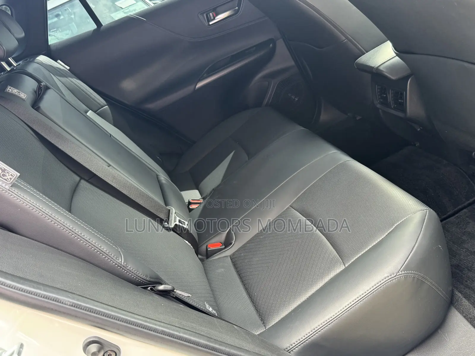 Toyota Harrier 2.0 2020 White