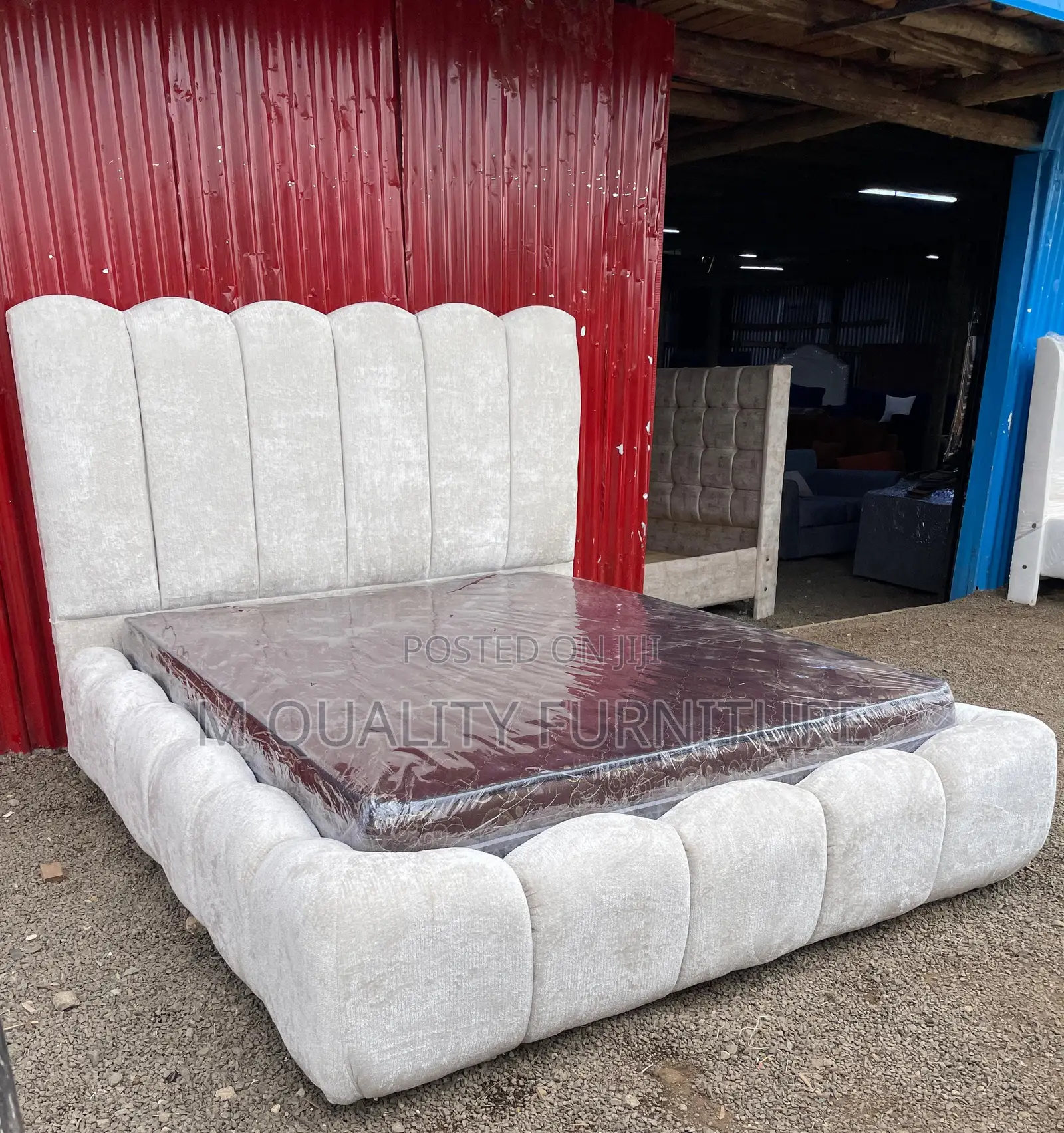 White 5 by 6 Quality Bubble Bed