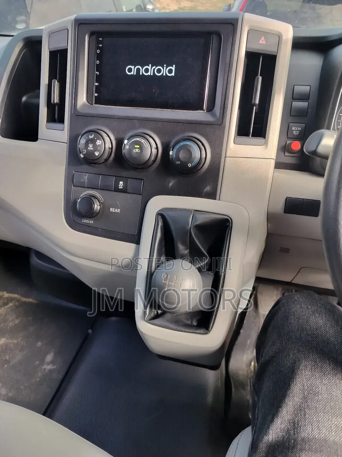 Toyota HiAce 2019 White