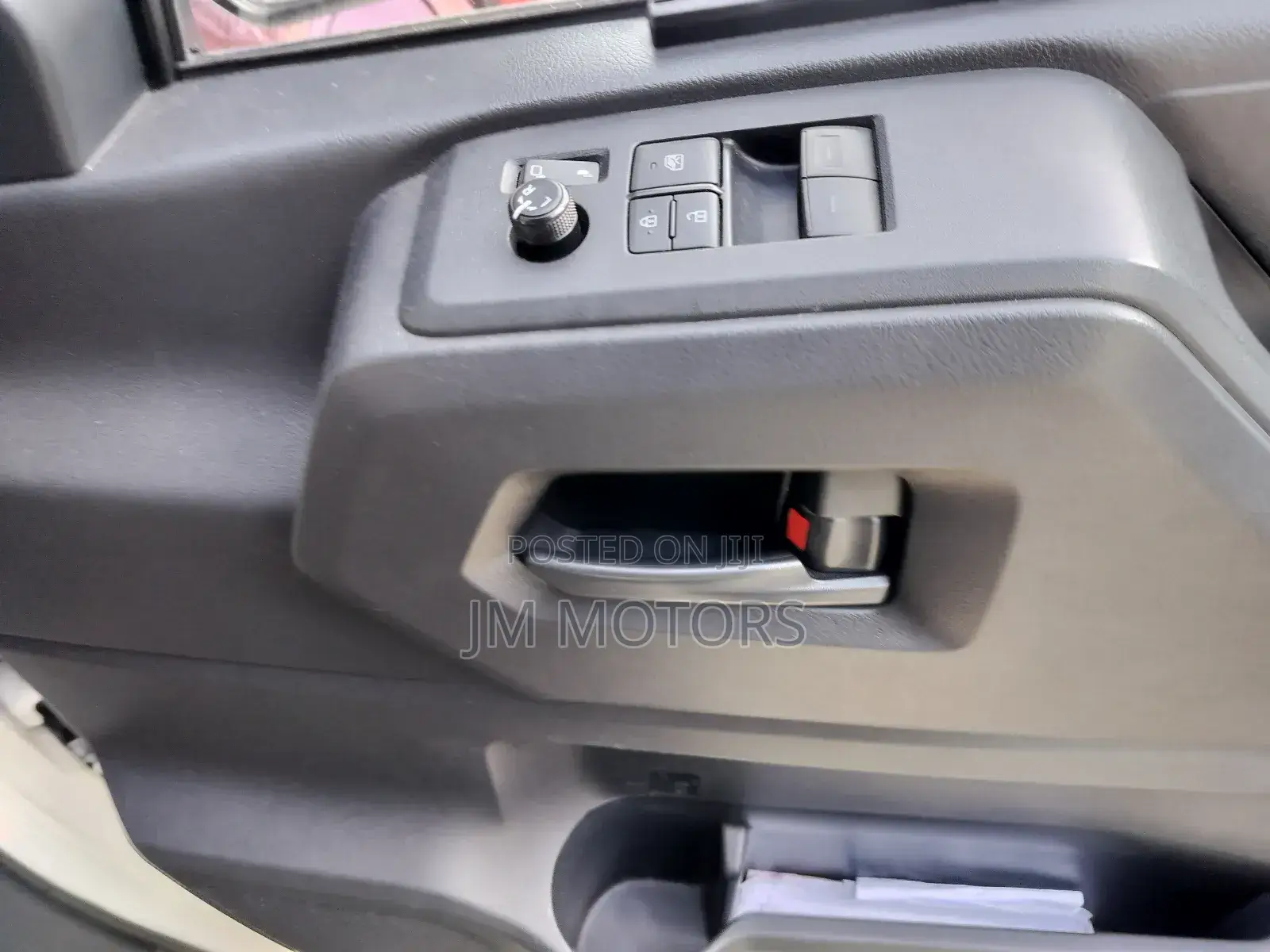 Toyota HiAce 2019 White