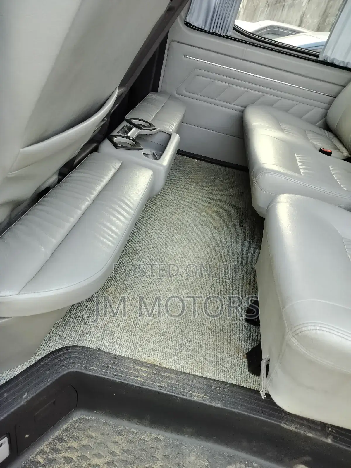 Toyota HiAce 2019 White