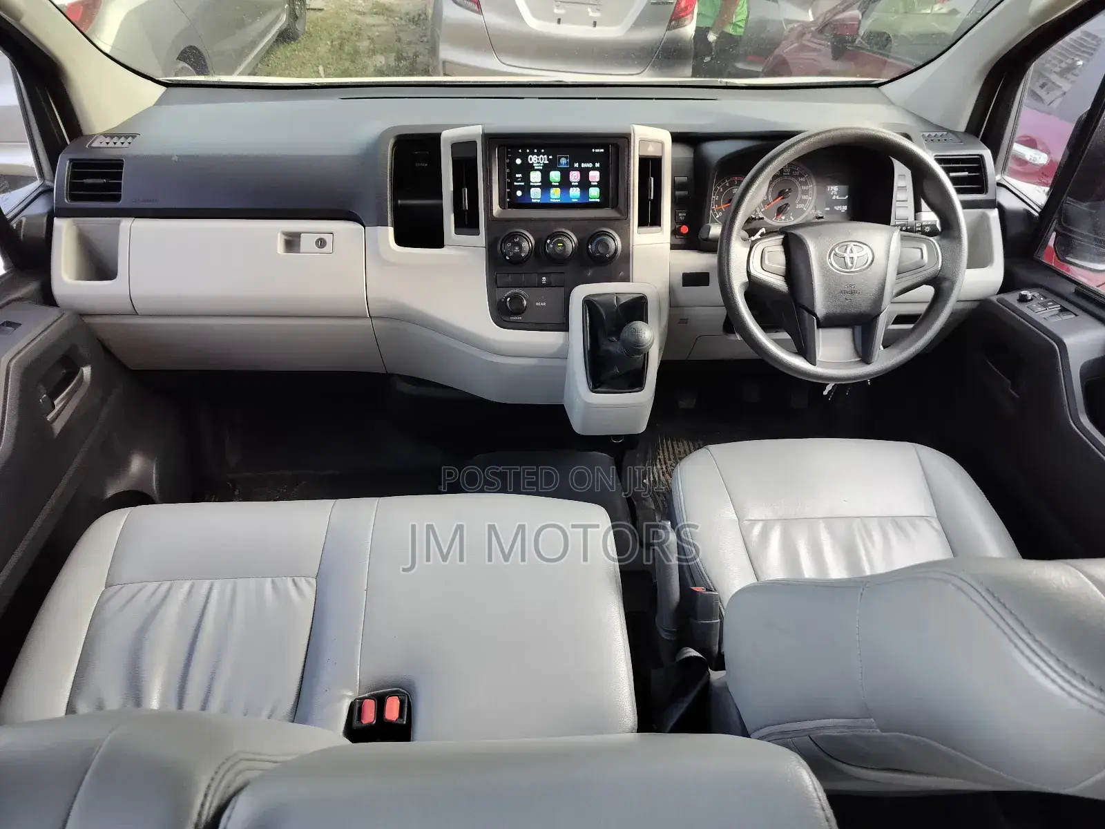 Toyota HiAce 2019 White