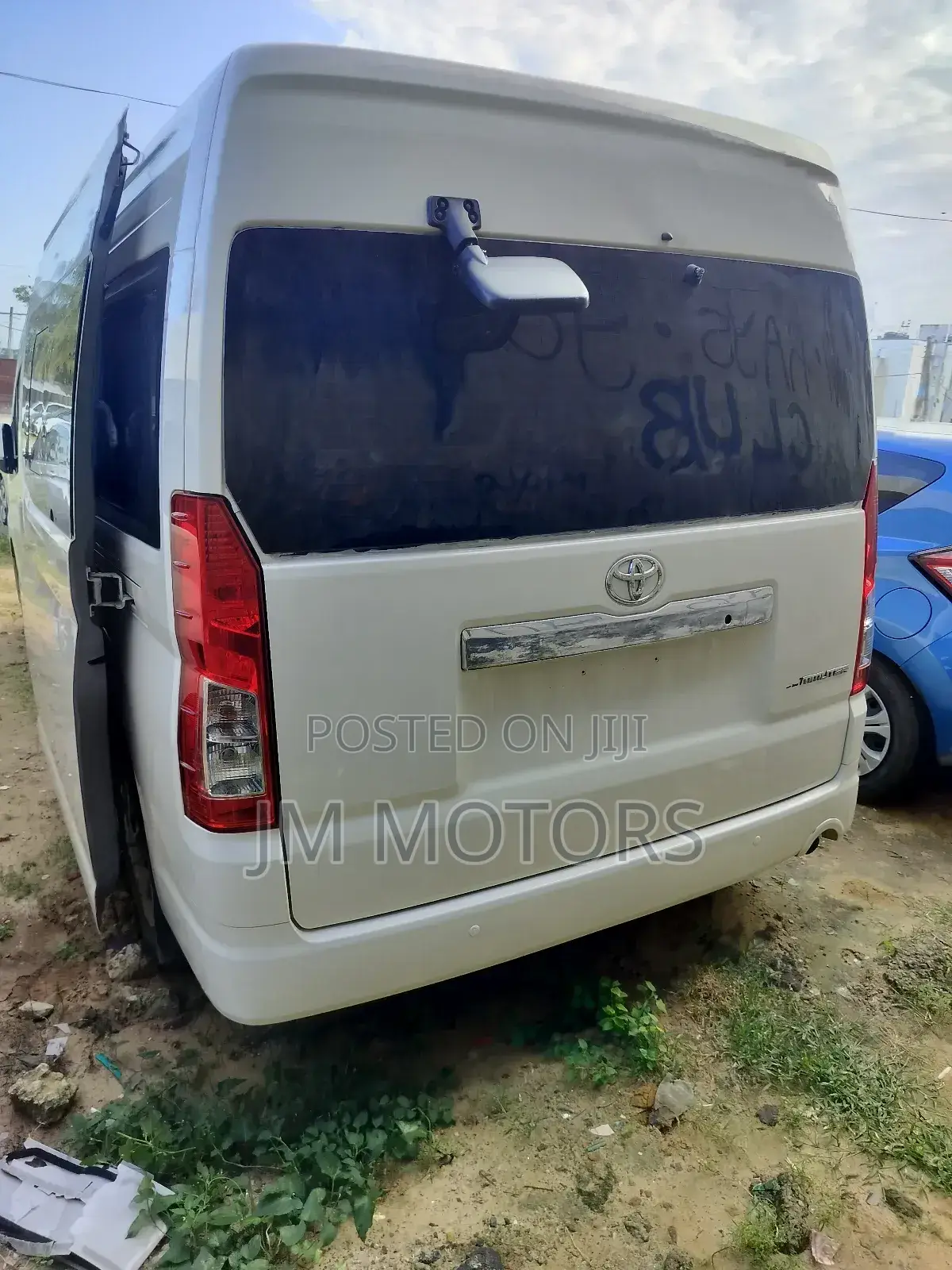 Toyota HiAce 2019 White