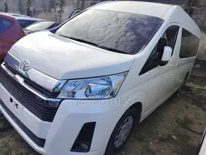 Toyota HiAce 2019 White