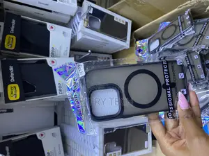 Orras iPhone 16 Pro Translucent Matte Magsafe Case