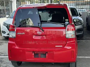 Toyota Spade 2018 Red