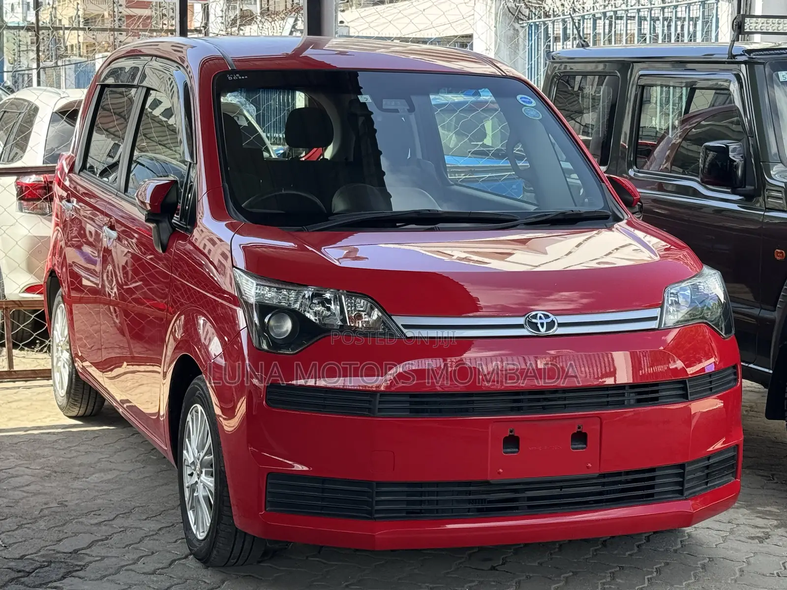 Toyota Spade 2018 Red