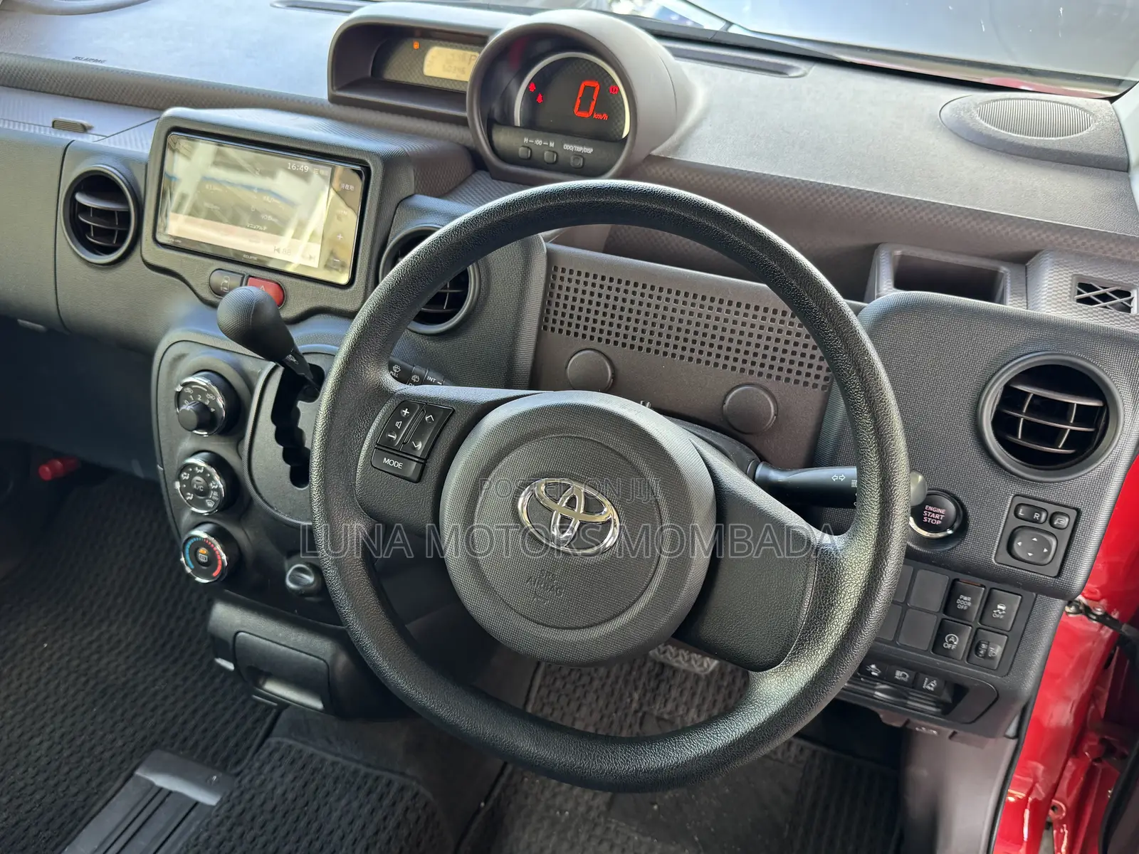 Toyota Spade 2018 Red