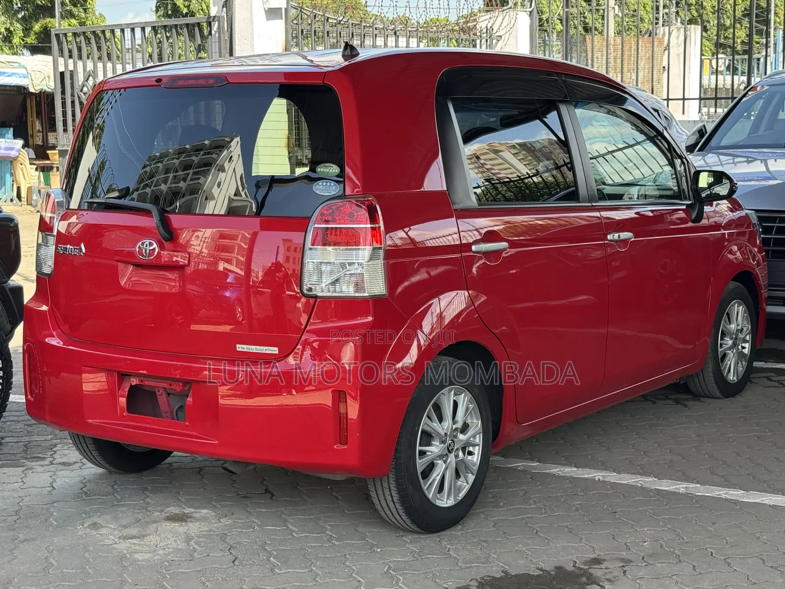 Toyota Spade 2018 Red