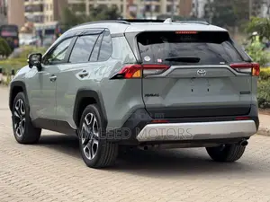 Toyota RAV4 2020 Green