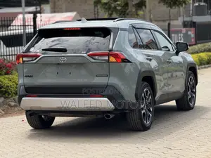 Toyota RAV4 2020 Green