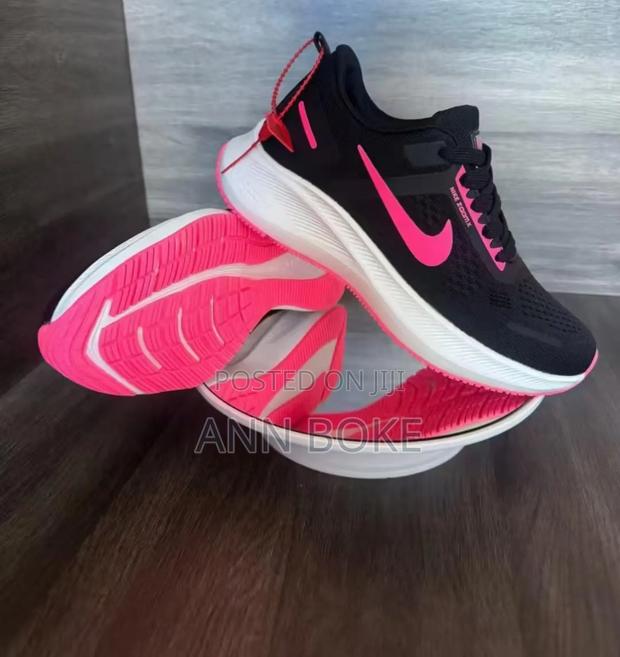 Nike Zoom
Size 37 to 40