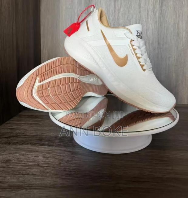 Nike Zoom 
Size 37 to 40 - thumbnail 2