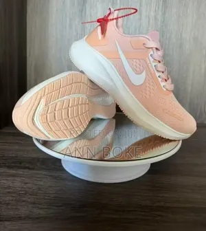 Nike Zoom 
Size 37 to 40