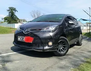 Toyota Vitz 2015 Gray