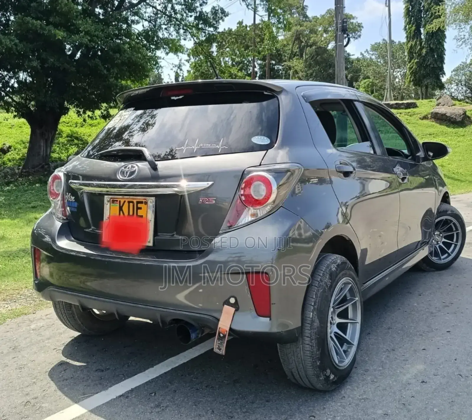 Toyota Vitz 2015 Gray
