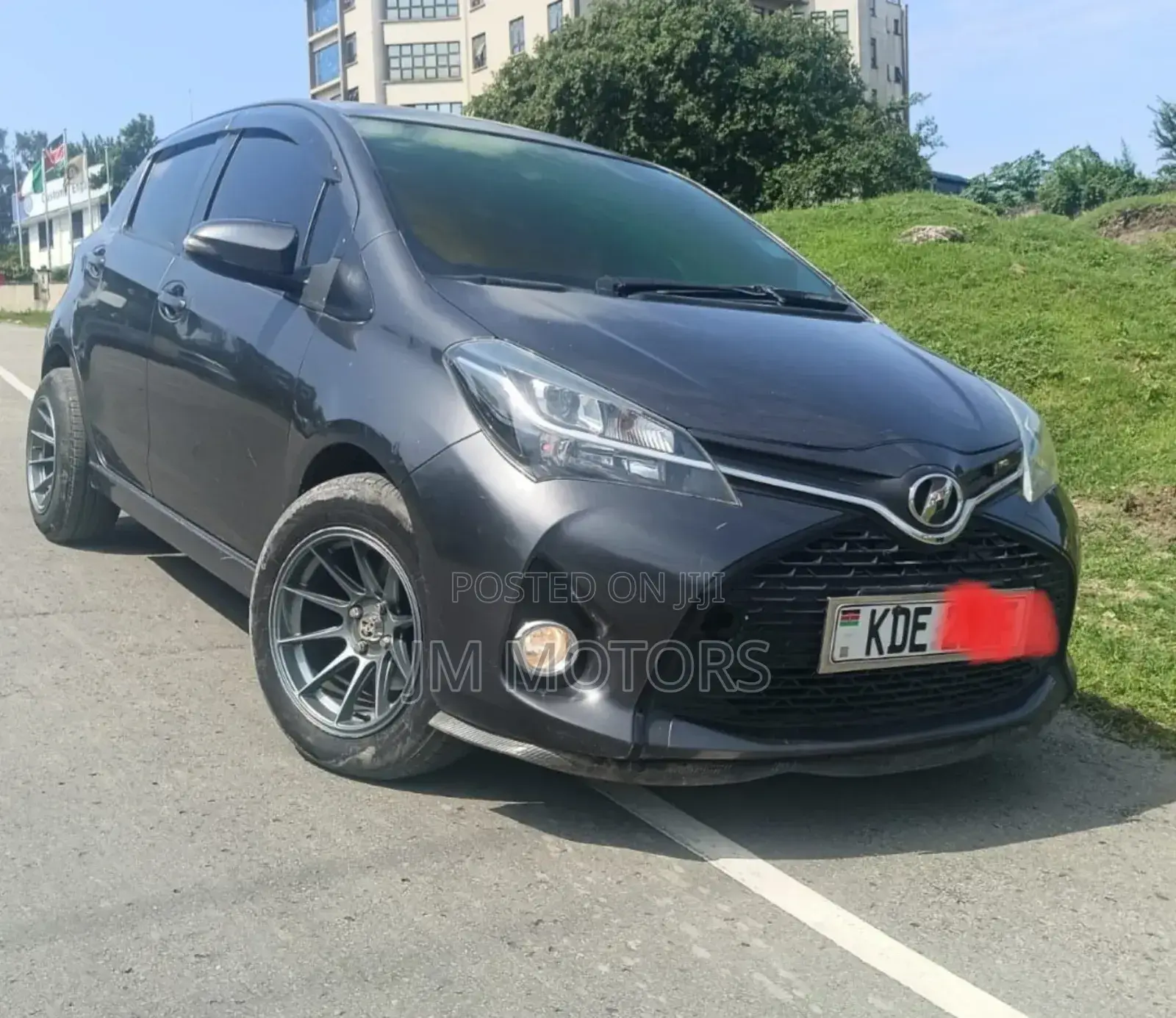 Toyota Vitz 2015 Gray