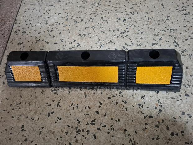 Reflective Parking Car Wheel Stopper - thumbnail 4