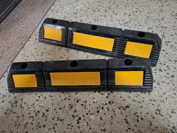 Heavy Duty Rubber Parking Car Stopper