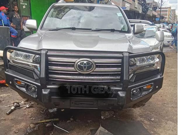 Landcruiser 200 Series Front Bullbar Original