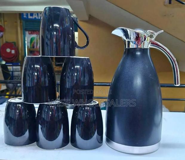 *7 Pcs Breakfast Set ▪6 Mugs
▪1 Flas