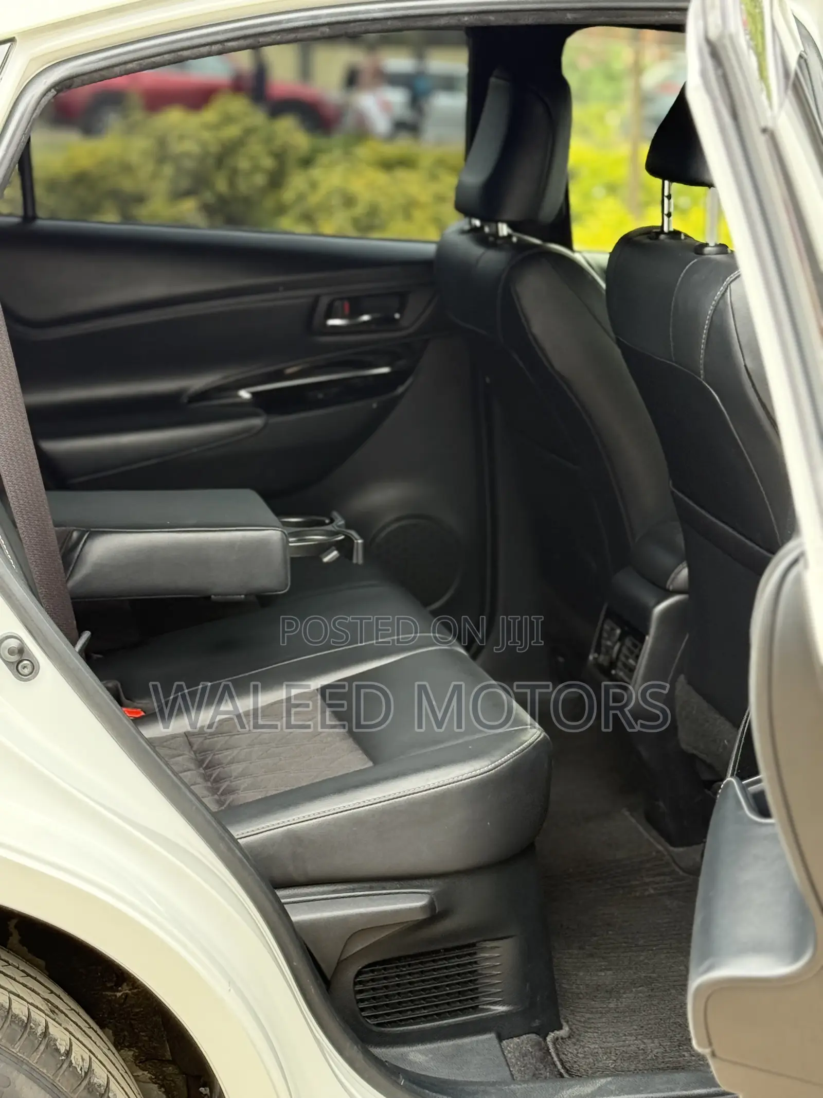 Toyota Harrier 2.0 2020 Pearl