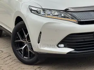 Toyota Harrier 2.0 2020 Pearl