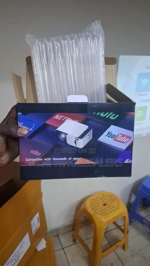 T6 Mini Projector