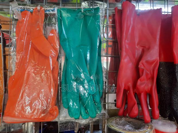 High Quality Rubber Gloves - main view