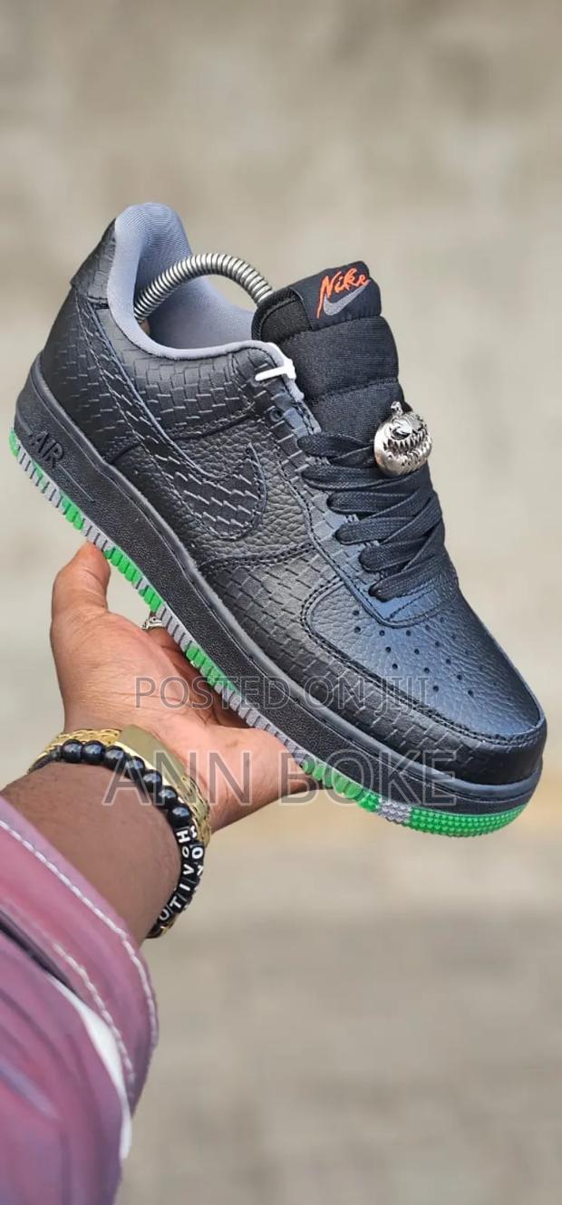 *New,New*
Af1 Custom 
Sizes 40/41/42/43/44/45
Best Quality - thumbnail 3