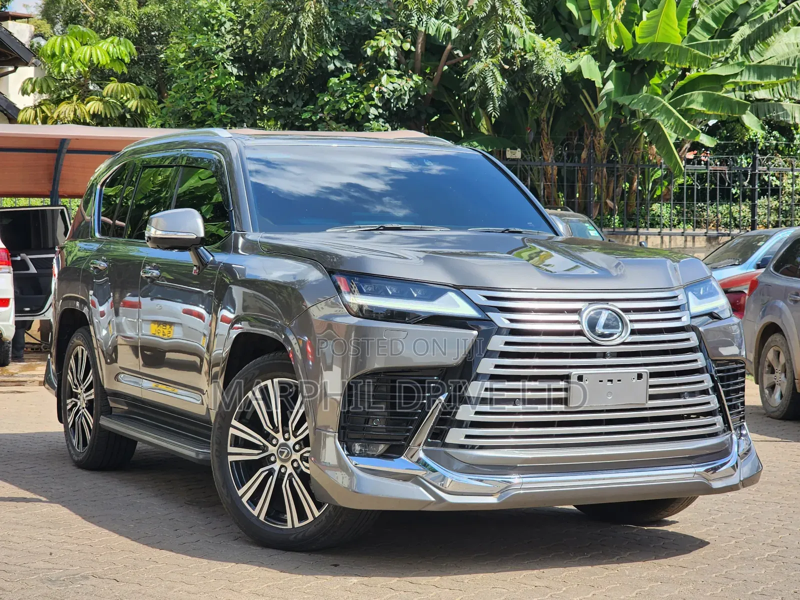 Lexus LX 2022 Silver
