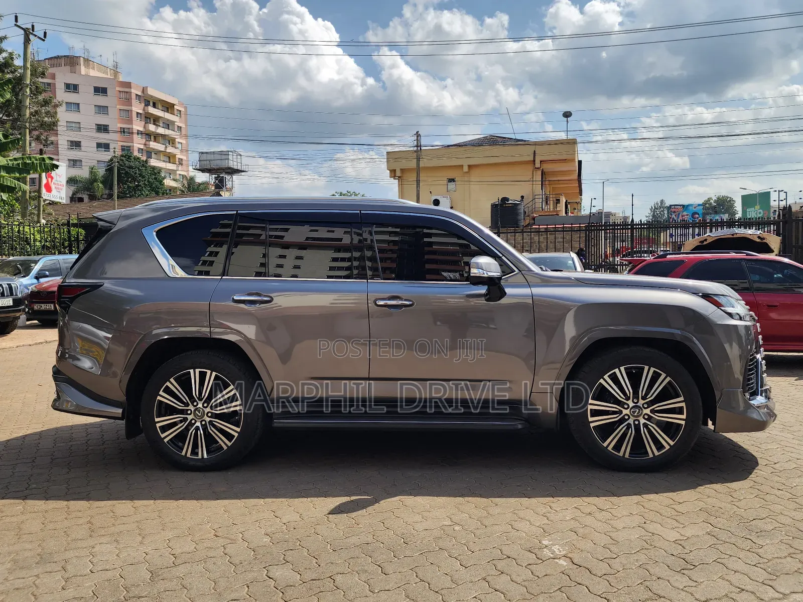 Lexus LX 2022 Silver