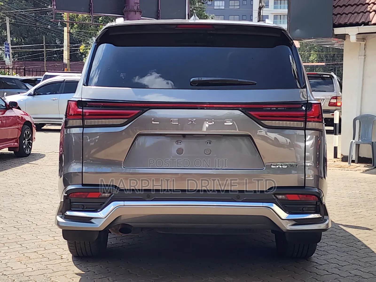 Lexus LX 2022 Silver
