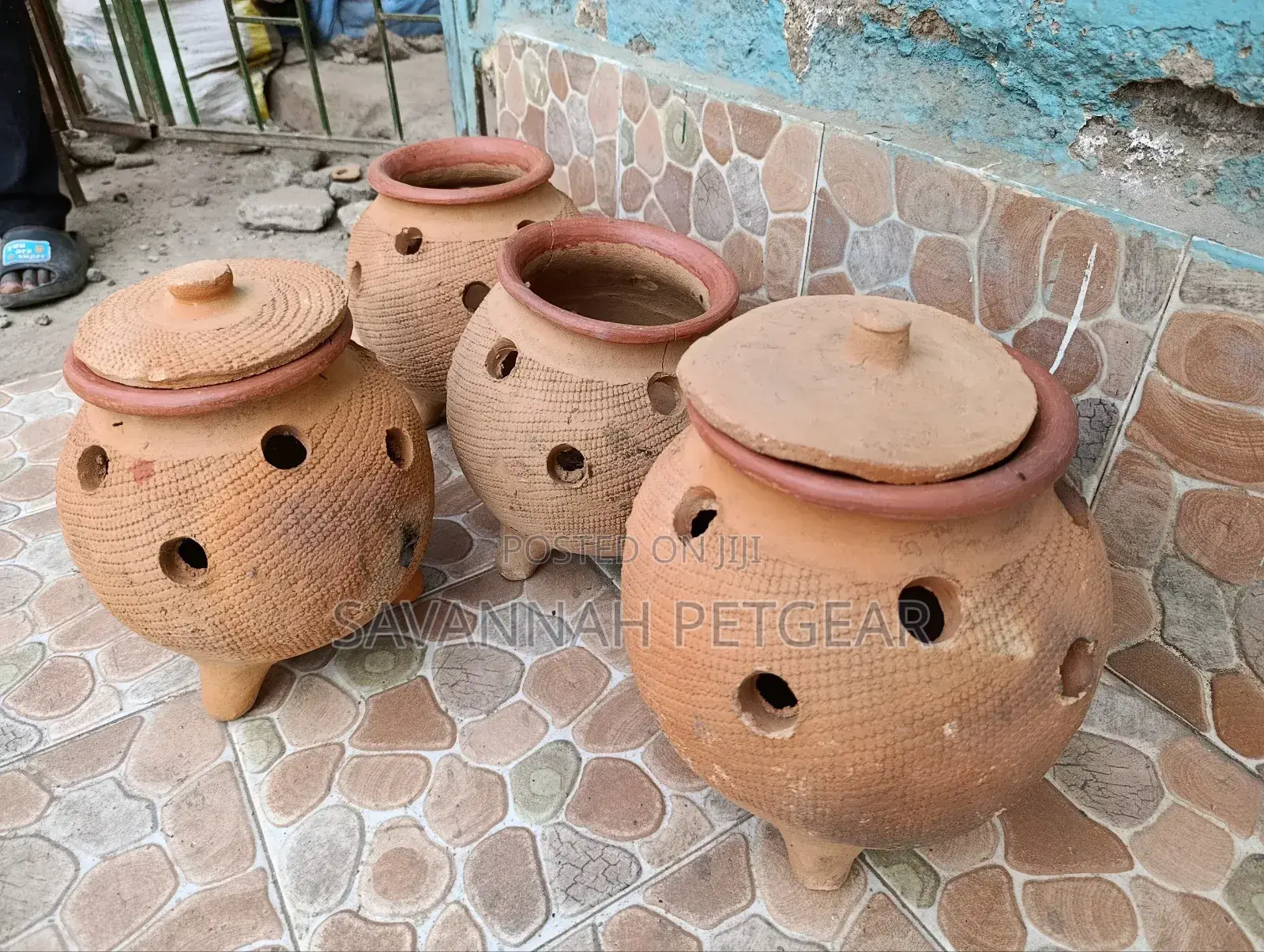Charcoal Brooder Clay Pot for Brooding Chicks