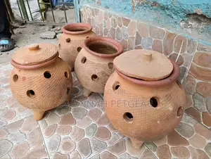 Charcoal Brooder Clay Pot for Brooding Chicks