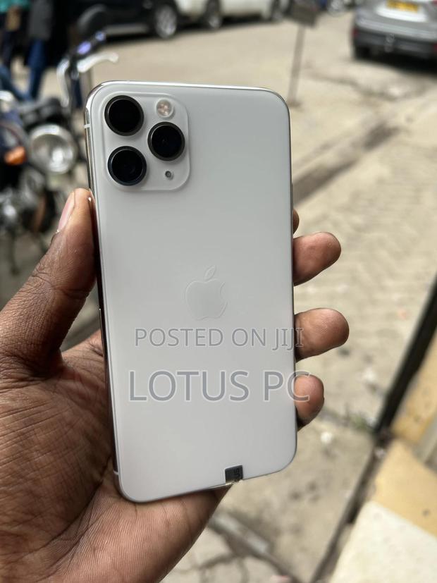 Apple iPhone 11 Pro 256 GB White - main view