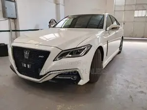 Toyota Crown 2018 White