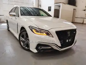Toyota Crown 2018 White