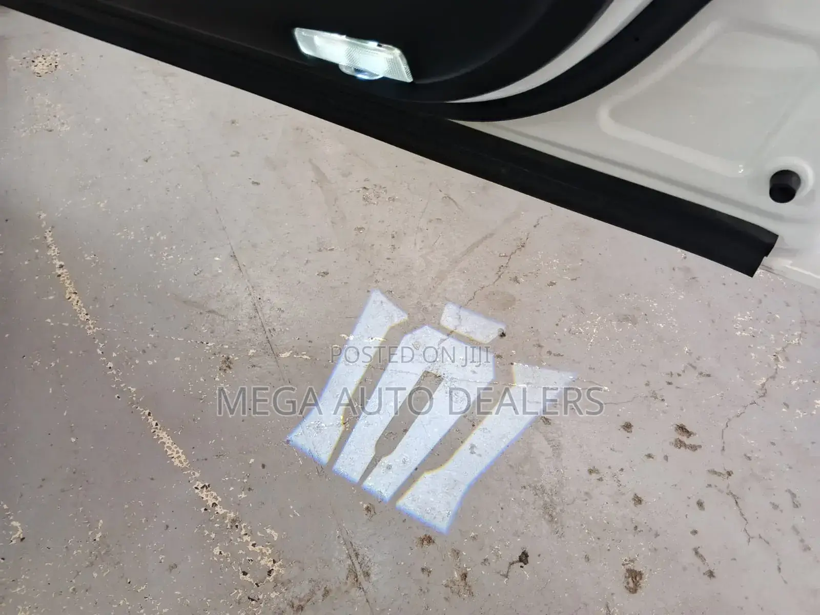 Toyota Crown 2018 White