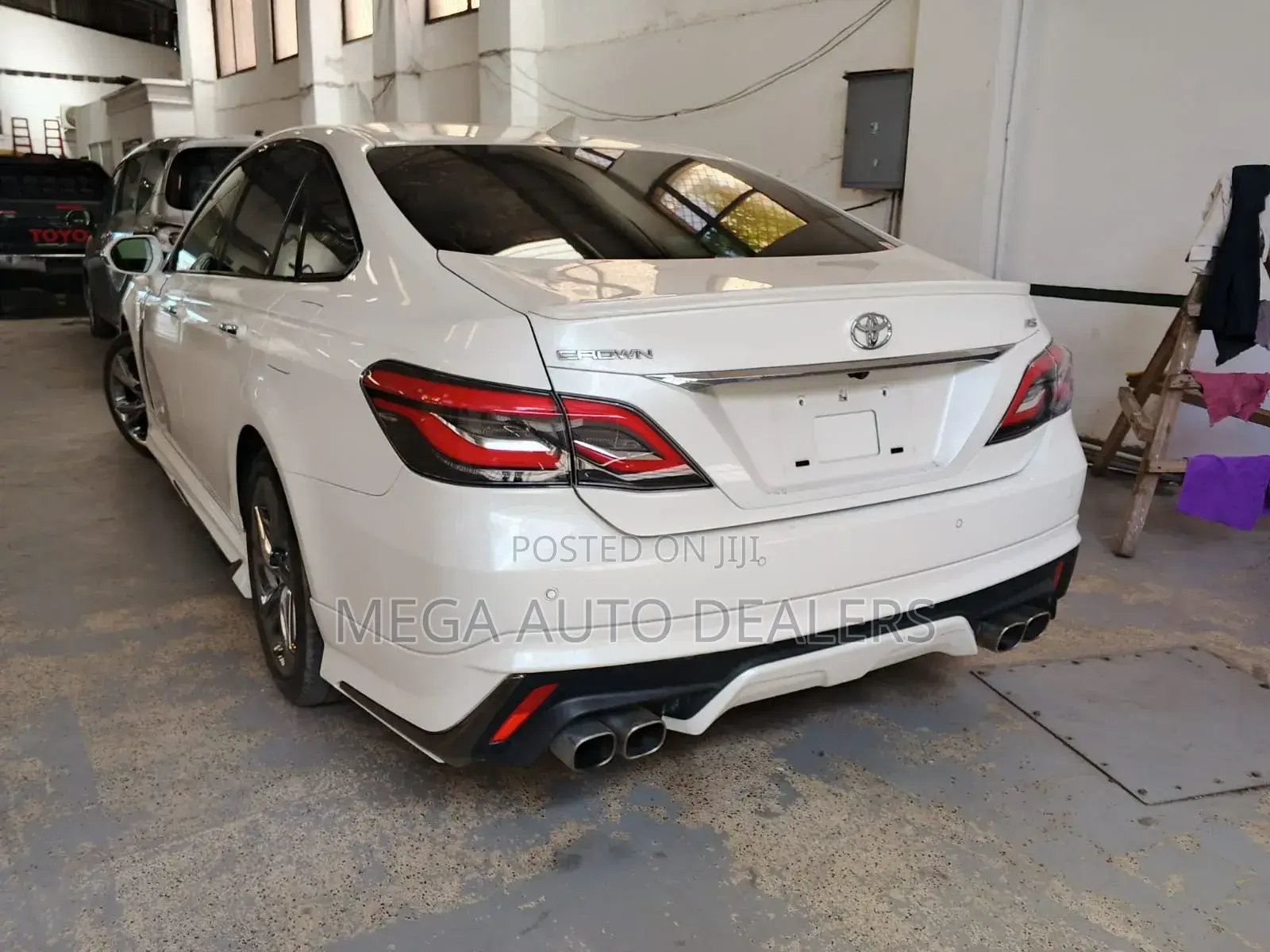 Toyota Crown 2018 White