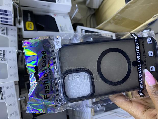 Mgnaooi iPhone 12 Pro Max Ranslucent Matte Magsafe Case - thumbnail 2