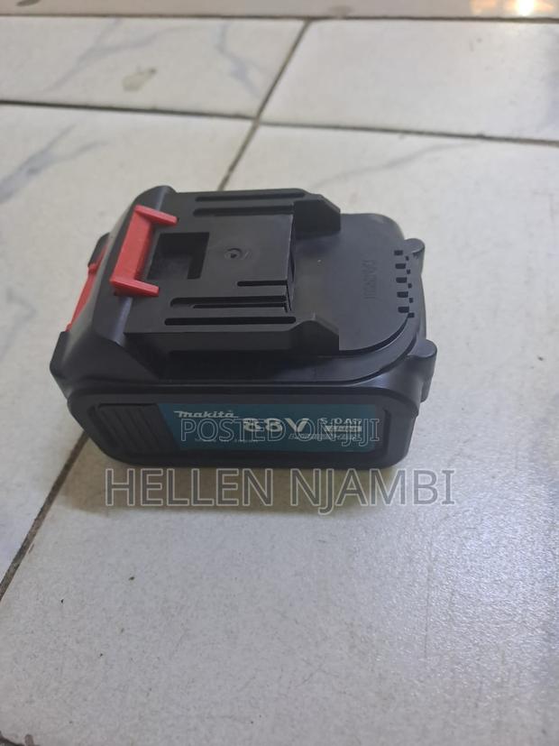Makita Cordless Drill Lithium-Ion Battery - thumbnail 2