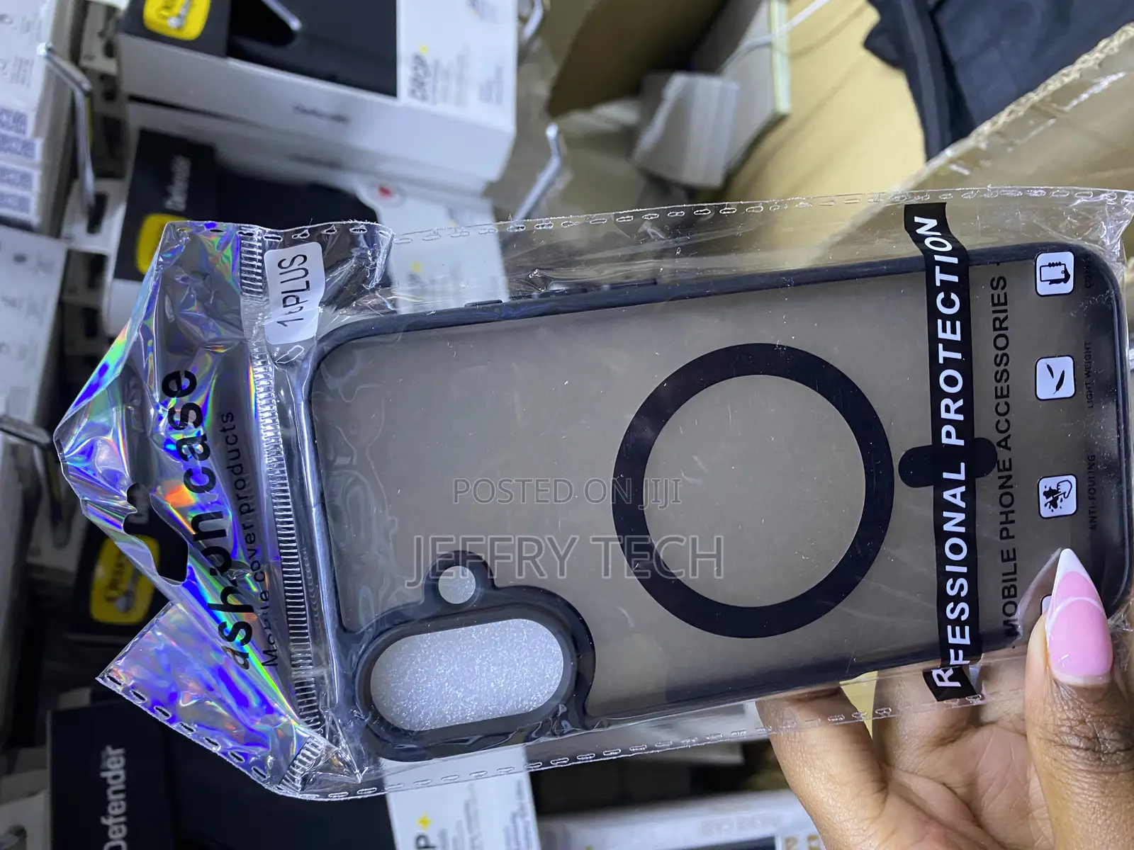 Anuck iPhone 16 Plus Translucent Matte Magsafe Case