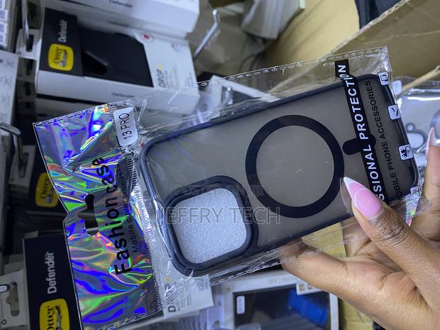 Xtcase Magnetic Case for iPhone 13 Pro Translucent Case - thumbnail 3