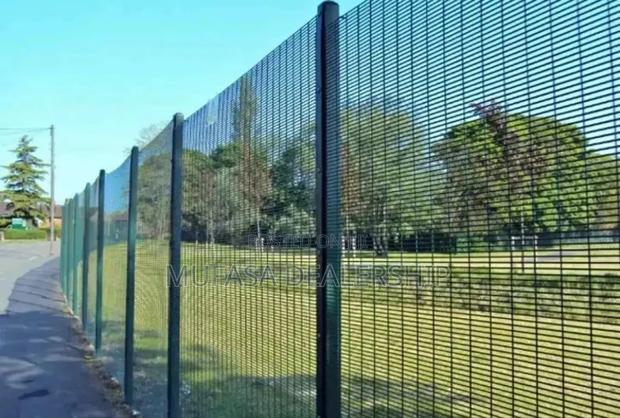 Heavy Gauge Galvanised Anticlimb Fence - thumbnail 3