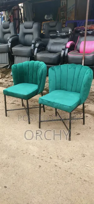 2 Floral Manicure Seats