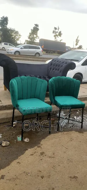 2 Floral Manicure Seats