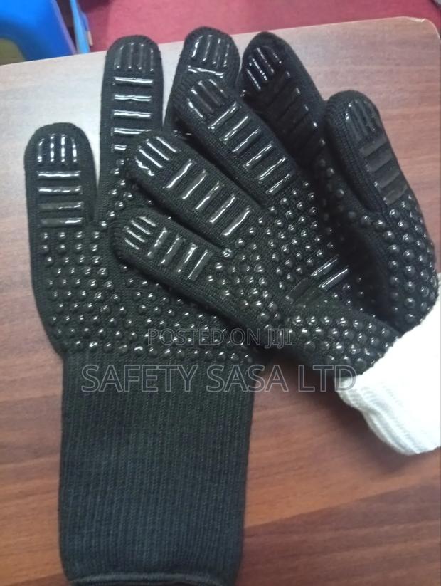 Heat Resistant Gloves - thumbnail 3