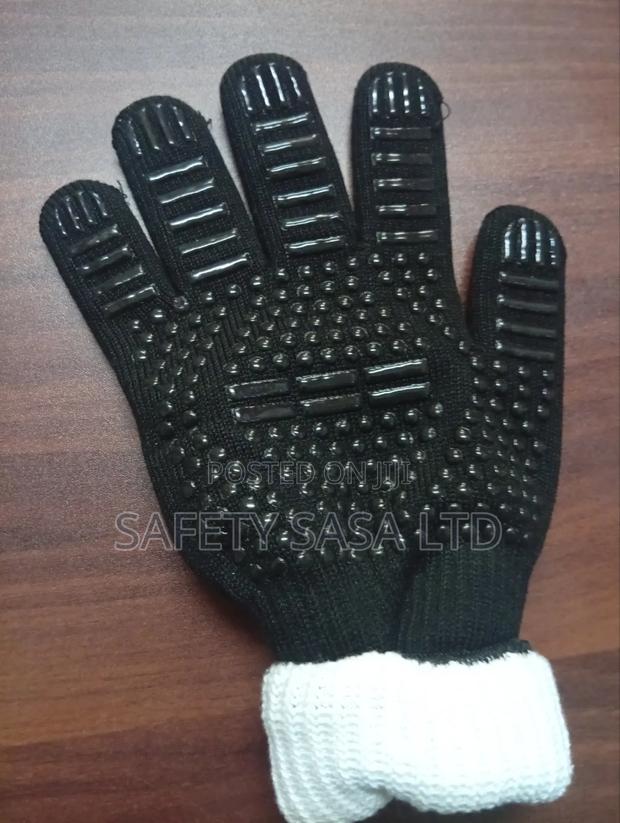 Heat Resistant Gloves - thumbnail 4