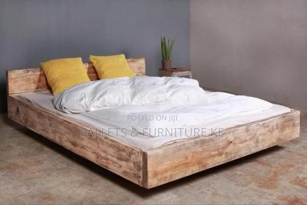 Luna Floating Bed